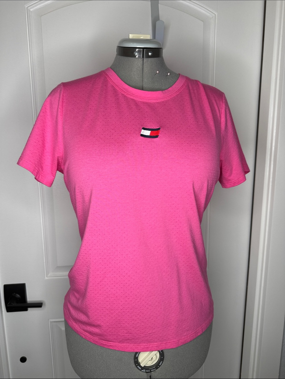 Tommy Hilfiger Large Hot Pink Short Sleeve Crewneck Tee
